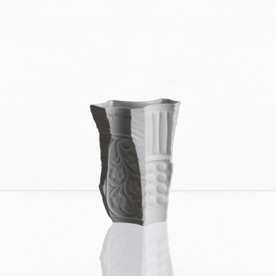 Maxim Velčovský: Váza váz (small verison), 2008, Křehký